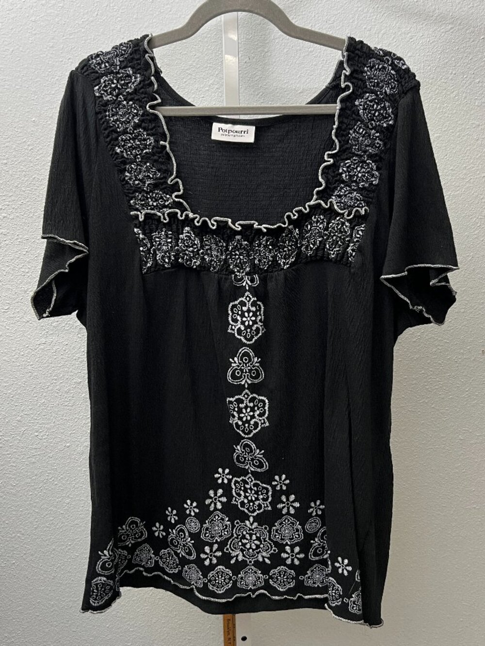Potpourri Black Gauze w White Embroidery/Trim Light & Breezy Blouse SZ 2X